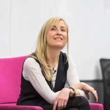 How tall is Fiona Phillips?